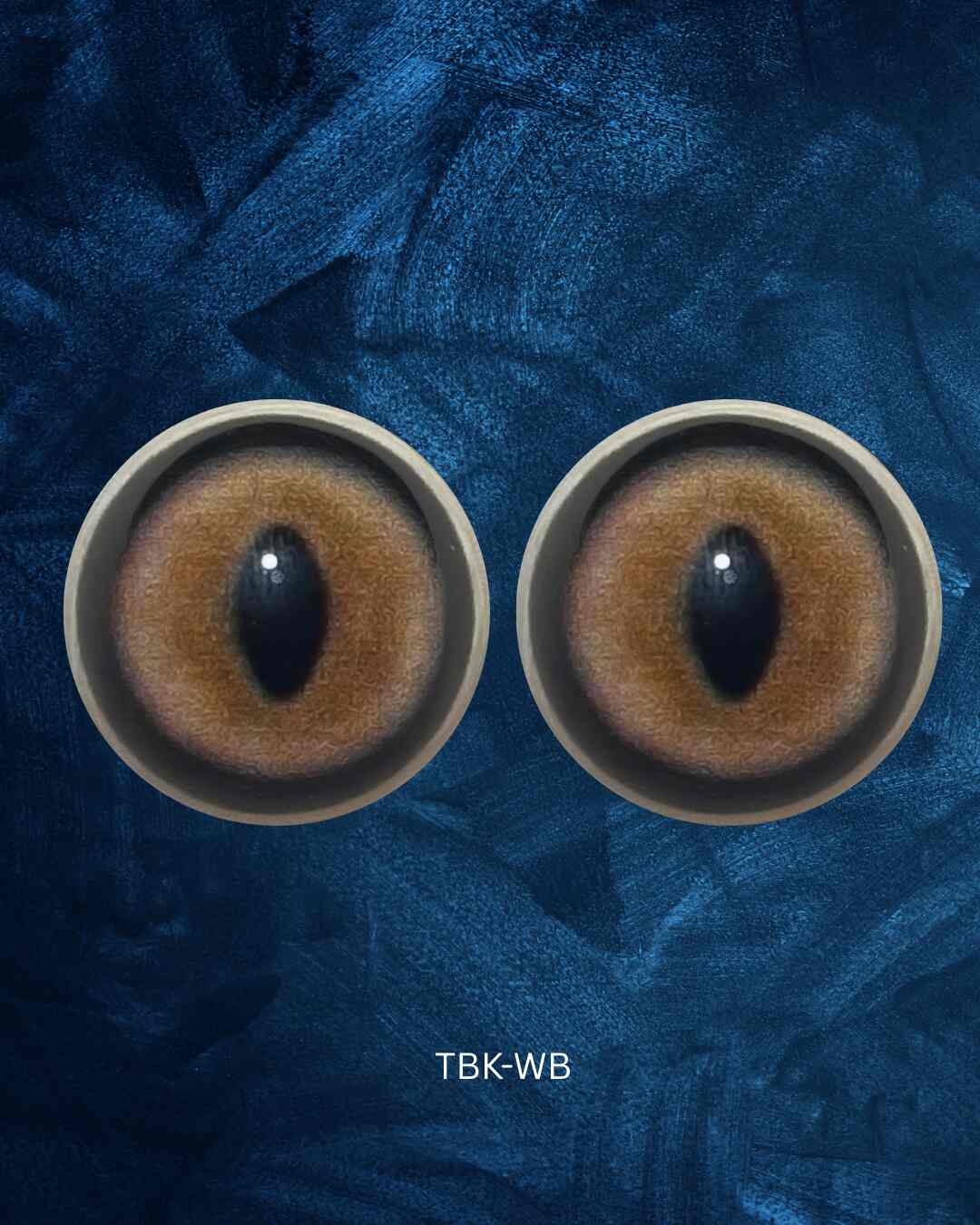 Serval Eye - Slit pupil with light brown iris and black outer ring (TBK)