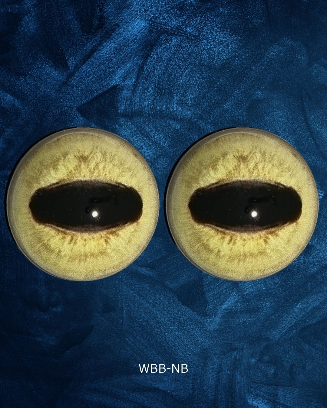 White Blesbuck Eye - Oval Pupil with yellow Iris and black detail (WBB)